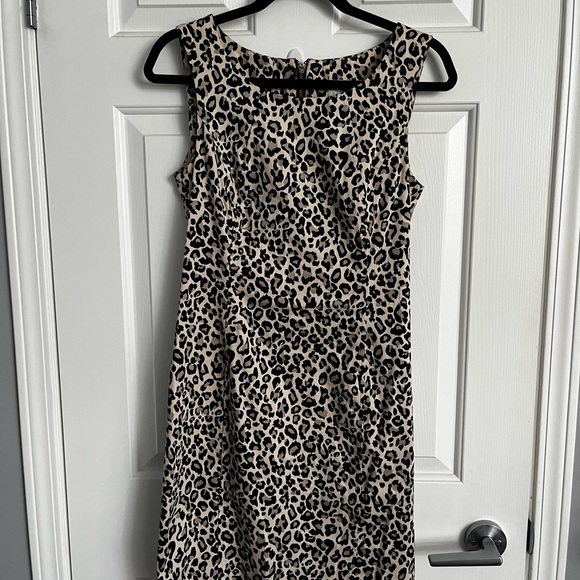 Pale leopard print sheath dress | full length back zipper | sleeveless - Picture 6 of 12